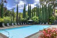 Swimming Pool Days Inn by Wyndham San Diego Hotel Circle