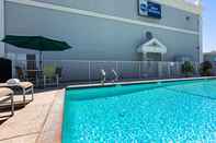 Swimming Pool Best Western Executive Inn