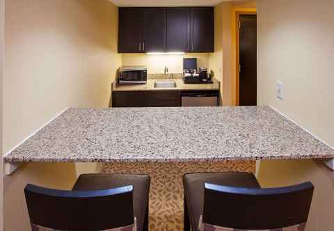 Kamar Tidur Holiday Inn Evansville Airport