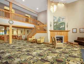 Lobby 2 Baymont by Wyndham Marion