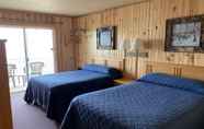 Bedroom 2 The Cliff Dweller on Lake Superior