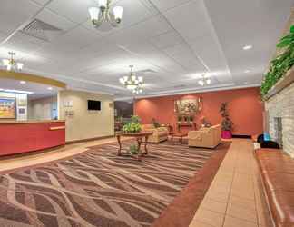 Lobby 2 Days Inn by Wyndham Liberty