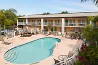 Swimming Pool Super 8 by Wyndham Ellenton Bradenton Area