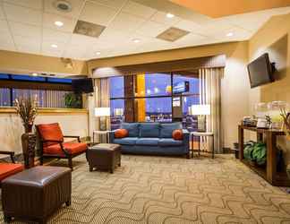 Lobby 2 Comfort Inn & Suites Madison - Airport