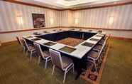 ห้องประชุม 6 Hilton Chicago/Oak Brook Suites