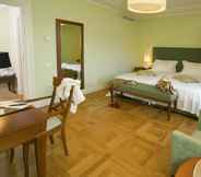 Bedroom 2 Du Lac et Du Parc Grand Resort