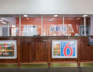 Lobby 2 Motel 6 Seaford, DE