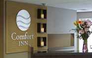 Lobi 6 Comfort Inn Pickering