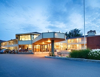 Exterior 2 Charlottetown Inn & Conference Centre