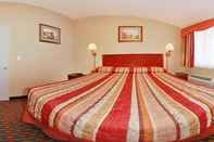 Kamar Tidur Rodeway Inn Macarthur Airport