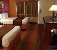 Bilik Tidur 7 Americas Best Value Inn Smithtown Long Island