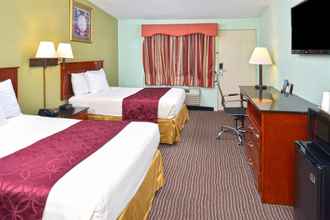 Bedroom 4 Americas Best Value Inn Smithtown Long Island