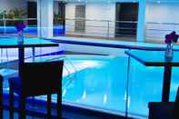 Swimming Pool Hotel Oceania Paris Porte de Versailles