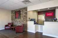 Lobby Red Roof Inn Clearfield