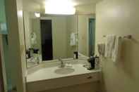 Phòng tắm bên trong Americas Best Value Inn Montgomery, AL