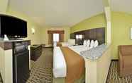 Bedroom 6 Best Western Knoxville Suites - Downtown