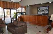 Lobby 5 Super 8 by Wyndham Longview/North