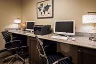 Functional Hall Best Western Plus Yadkin Valley Inn & Suites