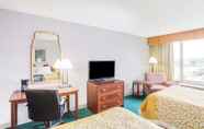 Bedroom 6 Days Inn by Wyndham Cambridge