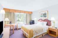 Bedroom Days Inn by Wyndham Cambridge