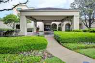 Common Space Courtyard by Marriott Dallas Medical/Market Center