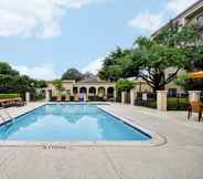 Swimming Pool 5 Courtyard by Marriott Dallas Medical/Market Center