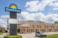 Exterior Days Inn by Wyndham Charleston