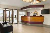 Lobby Days Inn by Wyndham Trois-Rivieres