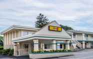 Exterior 4 Super 8 by Wyndham W Yarmouth Hyannis/Cape Cod