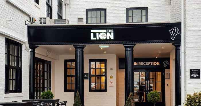 Bên ngoài Lion Hotel