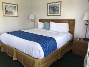 Bedroom 4 Travelodge by Wyndham Cape Cod Area