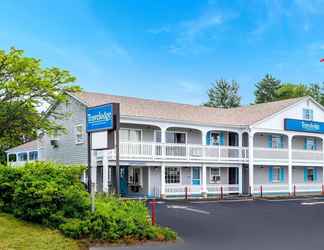 Exterior 2 Travelodge by Wyndham Cape Cod Area