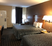 Bedroom 7 Days Inn by Wyndham Columbus