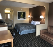 Bedroom 3 Days Inn by Wyndham Columbus