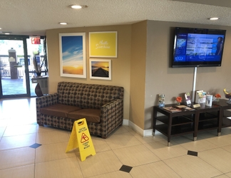 Lobby 2 Days Inn by Wyndham Columbus