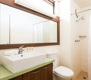 In-room Bathroom 5 Ibis Styles Port Hedland