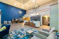 Lobby La Quinta Inn & Suites by Wyndham Logan