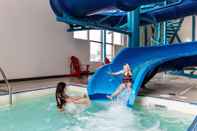 Swimming Pool Travelodge by Wyndham Edmonton West