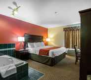 Kamar Tidur 6 Comfort Inn & Suites Airport South