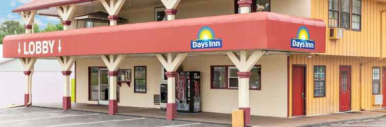 Exterior Days Inn by Wyndham Holladay