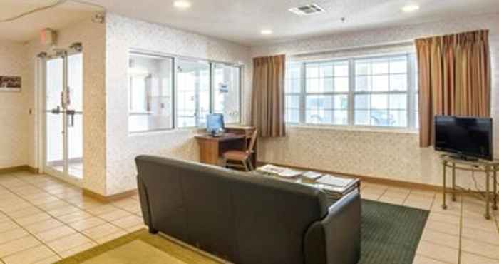 Common Space Travelodge by Wyndham Chadron