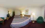 Bedroom 7 Rodeway Inn