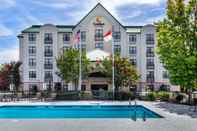 Swimming Pool Comfort Suites Hanes Mall