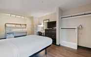 Kamar Tidur 3 Extended Stay America Suites Miami Airport Blue Lagoon