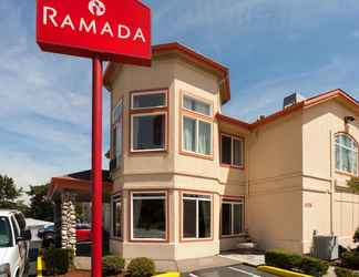 Exterior 2 Ramada by Wyndham SeaTac Airport North