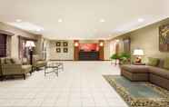 Lobby 7 Baymont by Wyndham Dale