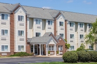 Exterior Microtel Inn & Suites by Wyndham Richmond Airport