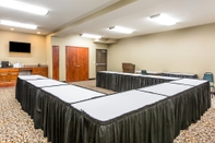 Functional Hall Comfort Suites Columbia River