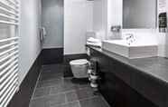 In-room Bathroom 6 City Hotel Bergen op Zoom