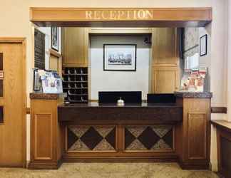 Lobby 2 Beverley House Hotel